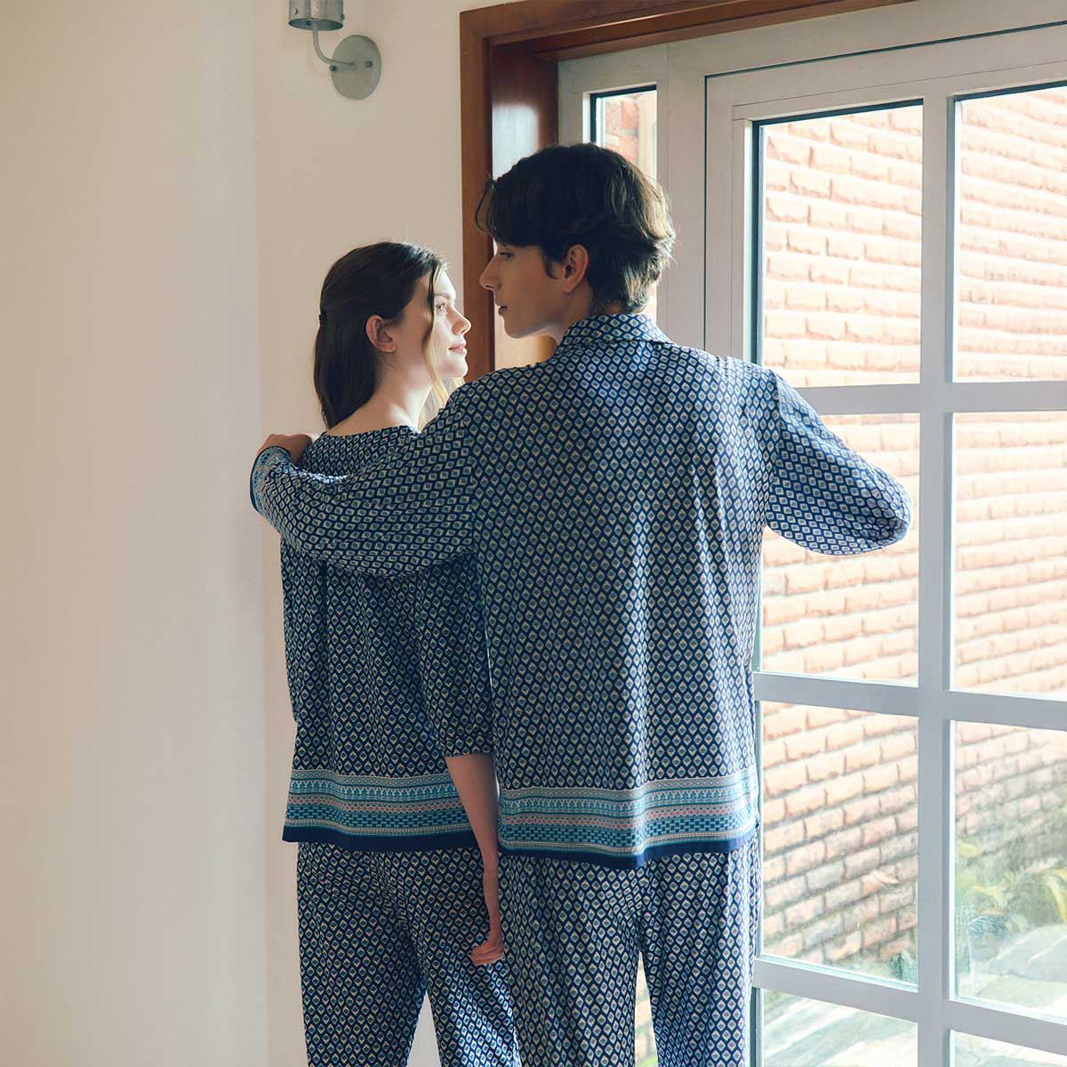 폴리스판 에스닉 보더나염 여성상의(VEV3980W), , large