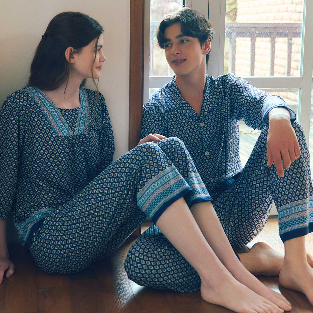 폴리스판 에스닉 보더나염 여성상의(VEV3980W), , large